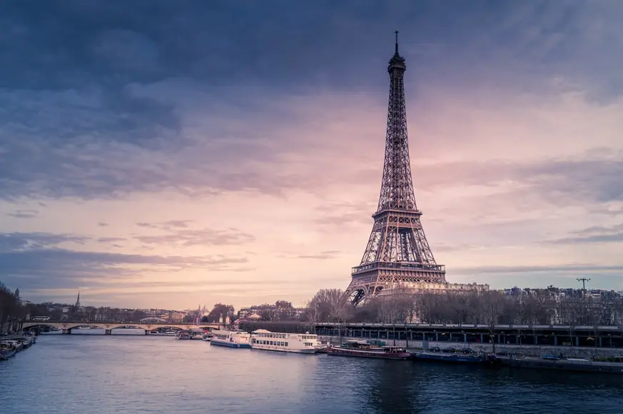 متن کوتاه انگلیسی در مورد پاریس